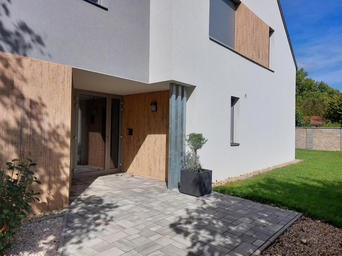 Linden Apartman 104 - Adults Only Mosonmagyaróvár Kültér fotó